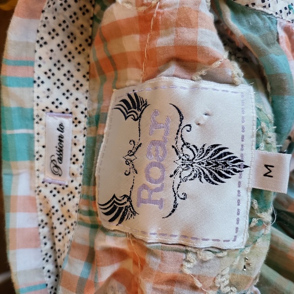 Roar Embroidered Western Shirt - Picture 8 of 9